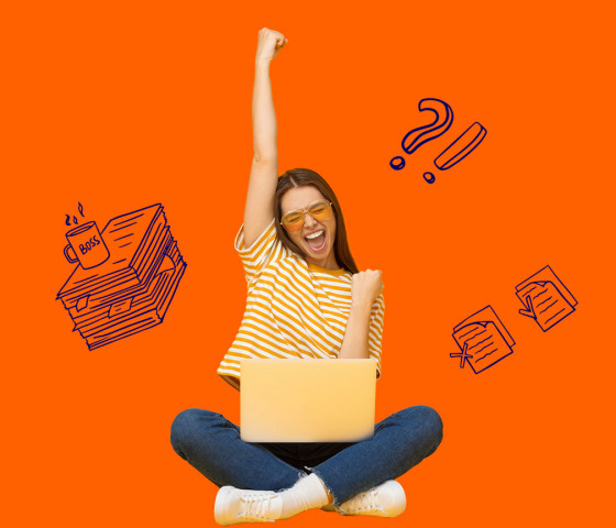 Une cheffe d'entreprise heureuse après avoir obtenu une assistance juridique et des conseils juridiques pour la création de son entreprise.