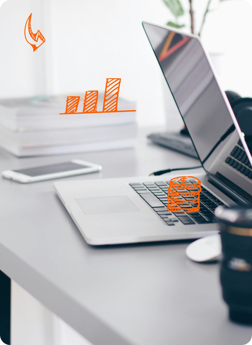 Bureau d'un créateur d'entreprise en train de formaliser son business plan